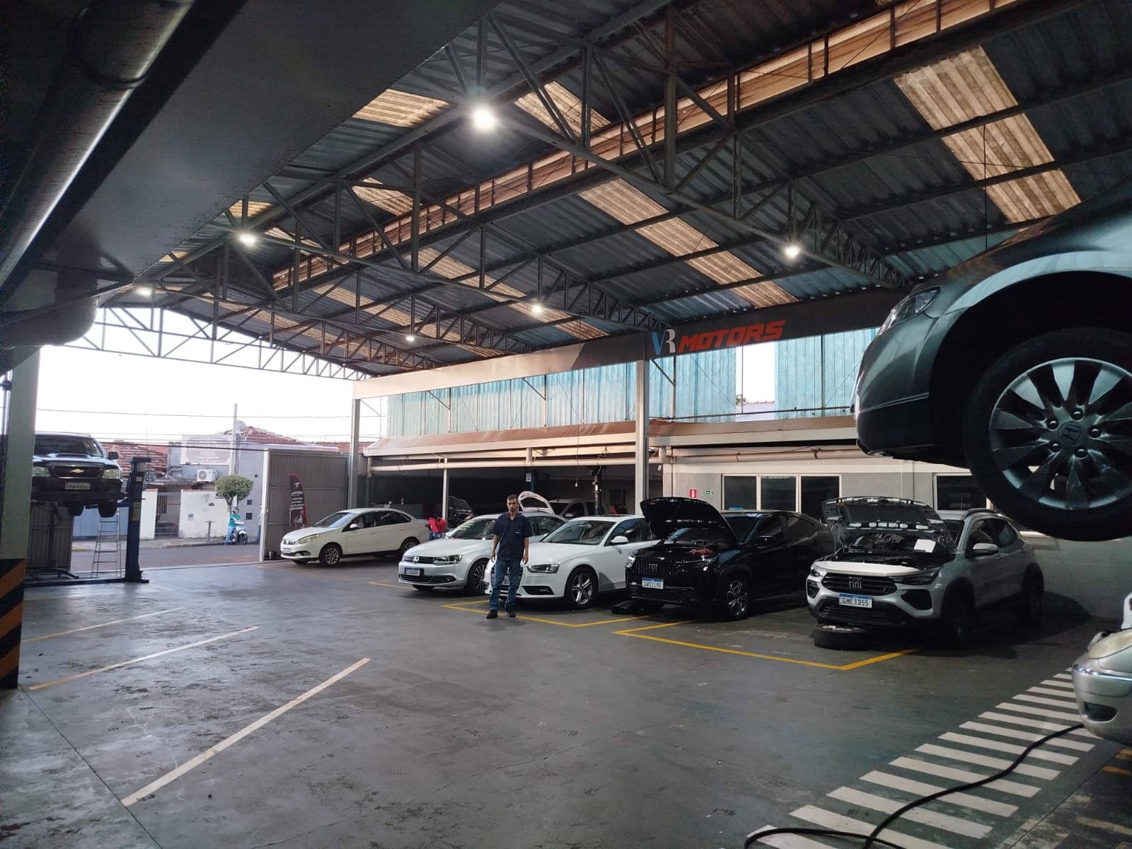 Estrutura da oficina Troncal Motors